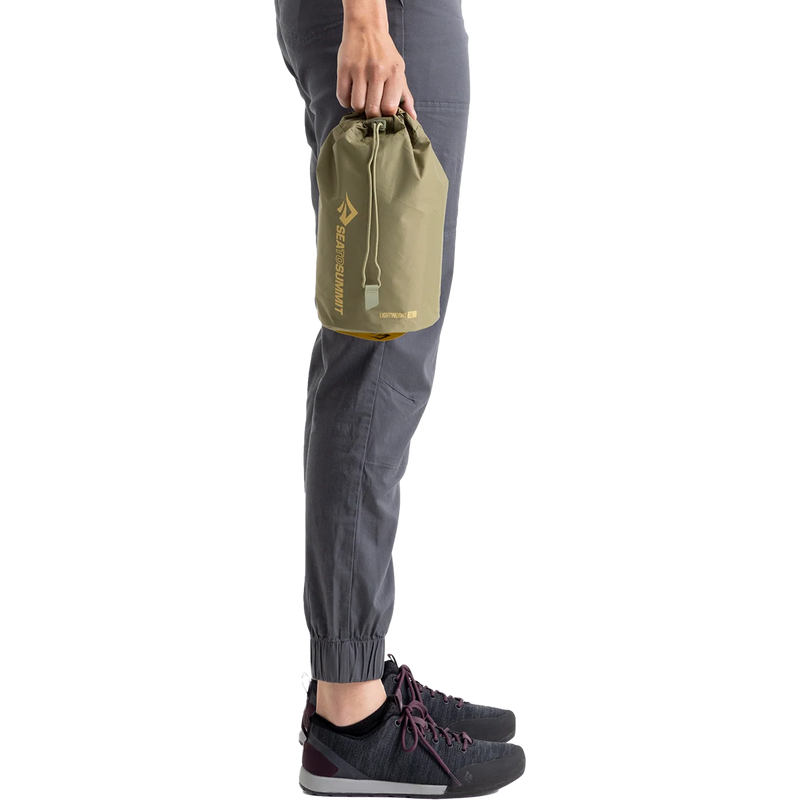 Lightweight Stuff Sack 3L, Sea to Summit Lightweight Stuff Sack 3L carry