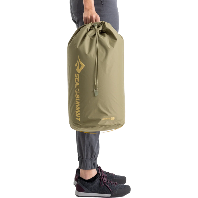 Lightweight Stuff Sack 20L, Sea to Summit Lightweight Stuff Sack 20L carry