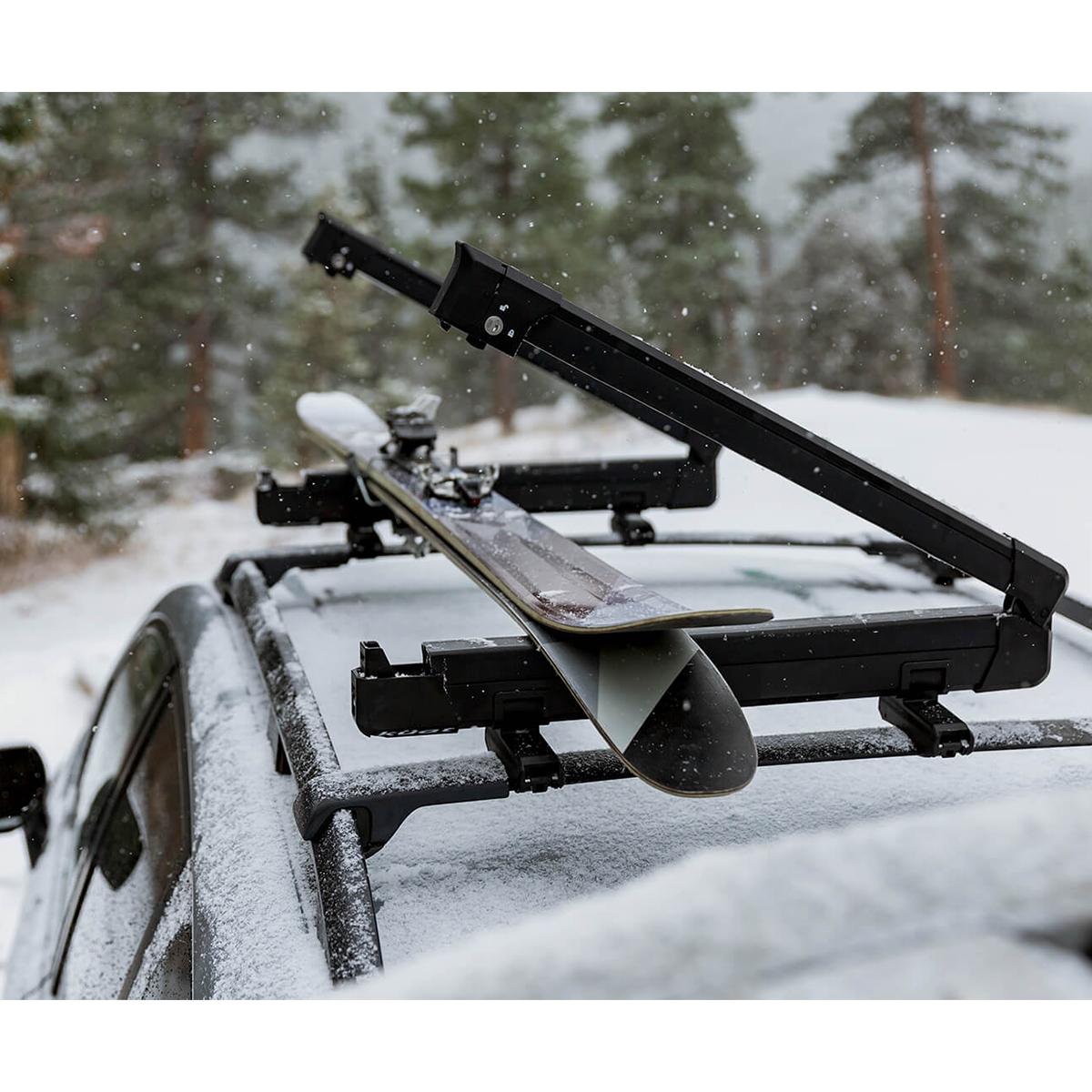 Switch 6 Ski Rack - Black alternate view